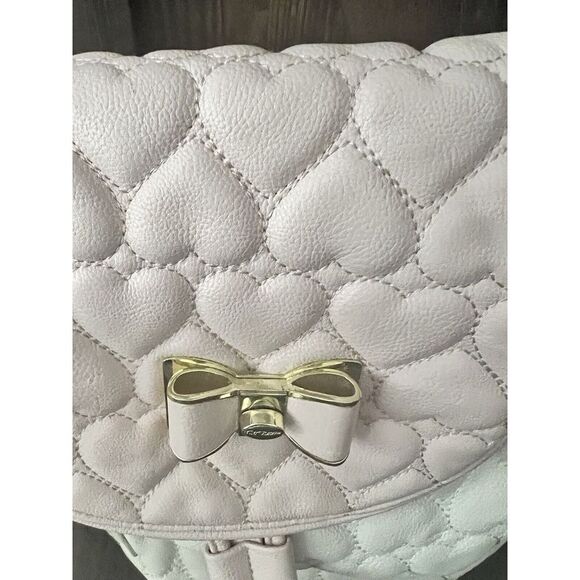 Betsey Johnson Purse Backpack Bag Girls Pink Bow Quilted Hearts Coquette Y2K - Picture 3 of 15